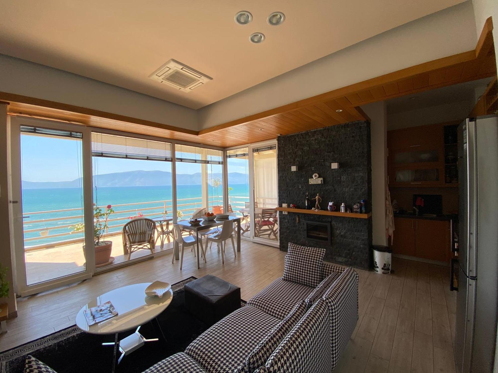 Eka Luxury Two-Bedroom Seaview Apartment Vlorë Екстериор снимка